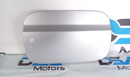 Крышка лючка бензобака  Mercedes W204 из Японии