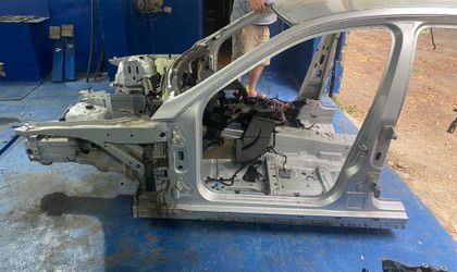 Лонжерон передний левый (четверть) Mercedes W204
