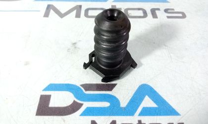 Кронштейн колеса Mercedes W204/W212/W218 из Японии
