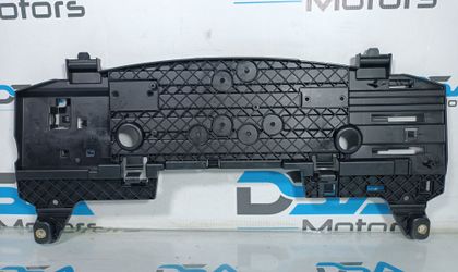 Кронштейн багажника Mercedes W204 из Японии