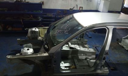 Лонжерон передний левый (четверть) Mercedes W204