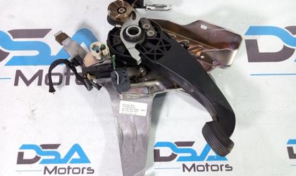 Педаль стояночного тормоза Mercedes W204