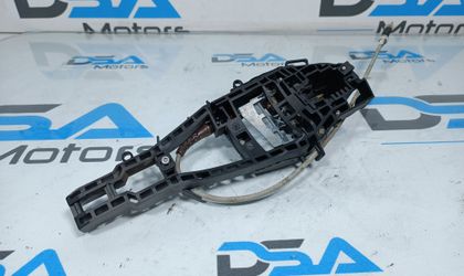 Внутреннее крепление пер/прав ручки двери BMW f20