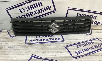 Решетка радиатора Suzuki Splash 