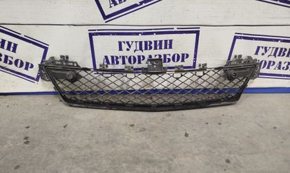 Решетка радиатора Mercedes-Benz C180 W204