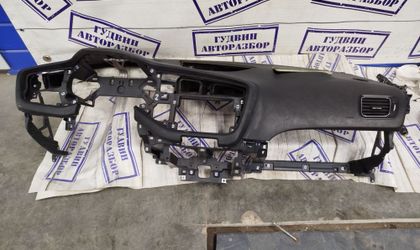 Торпедо Kia Ceed II 2014