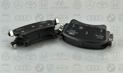 Комплект тормозных колодок VAG 8W0698451S 