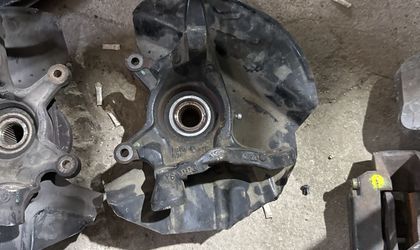 Цапфа передняя левая BMW X5, E53 2001
