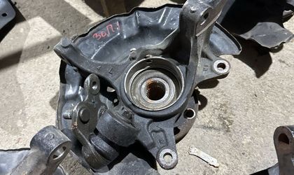 Цапфа передняя левая Toyota Camry, XV30 (2001—2...