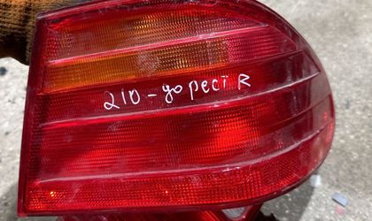 Фонарь задний правый Mercedes-Benz E-Класс W21...