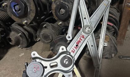 Стеклоподъемник передней левой двери Toyota Alp...
