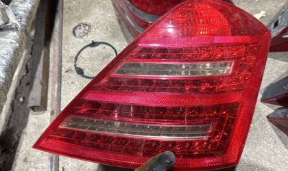 Фонарь задний правый Mercedes-Benz S-Класс W22...
