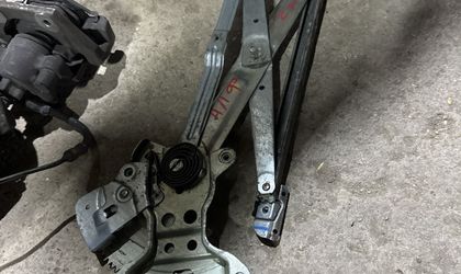 Стеклоподъемник задней левой двери Toyota Alpha...
