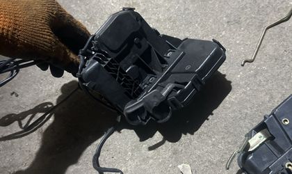 Замок пассажирской двери Mercedes-Benz E-Класс...