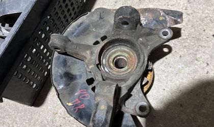 Цапфа передняя правая Toyota Camry XV40 (2006—...