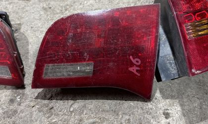 Фонарь крышки багажника правый Audi A6, C6 2008