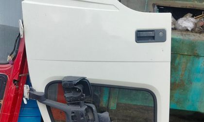Дверь правая Volvo FM13