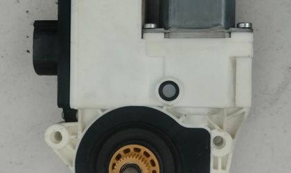 Мотор стеклоподъемника левый MAN TGX 2018