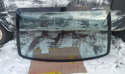 Стекло заднее Chevrolet Aveo Т250 Седан