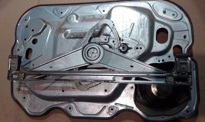 Стеклоподъемник передний правый Ford Focus II