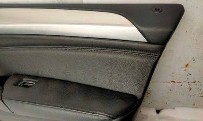 Обшивка двери передней правой BMW X6 E71 2008