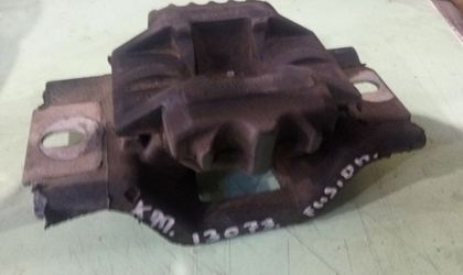 Опора двигателя левая Ford Fusion I 2005