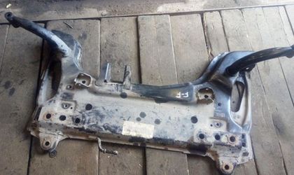 Подрамник передний Ford Fusion I 2005