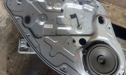 Стеклоподъемник задней левой двери Ford Focus II 