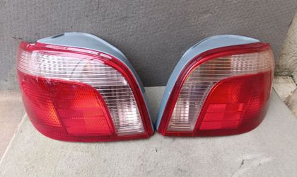 Фонарь стоп Toyota Vitz scp10 пара