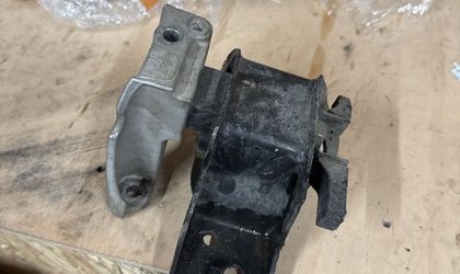 Подушка двигателя правая Nissan March III (K12...