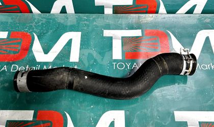 Патрубок радиатора верхний Toyota Camry 40