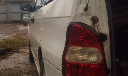 Kia Carnival I 2000