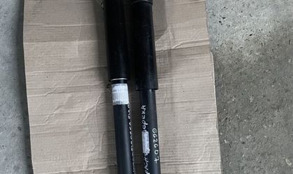 Стойки задние mitsubishi colt z23 z25