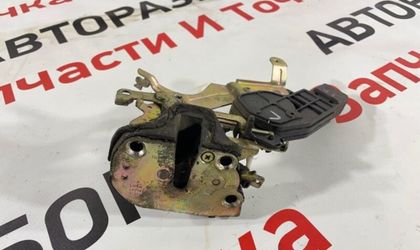Замок боковой двери задний левый Lifan Solano