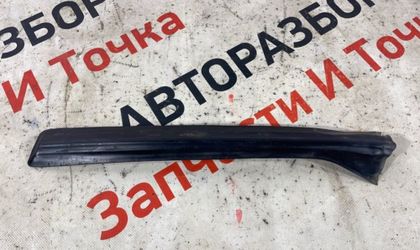 Накладка кузова передняя правая Opel Astra H седан