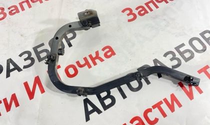 Петля крышки багажника задняя левая Mitsubishi