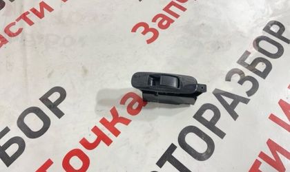 Кнопка стеклоподъемника задняя левая Mitsubishi