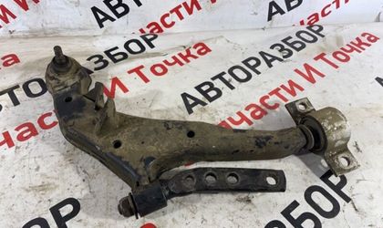 Рычаг подвески передний правый Nissan Cefiro A33