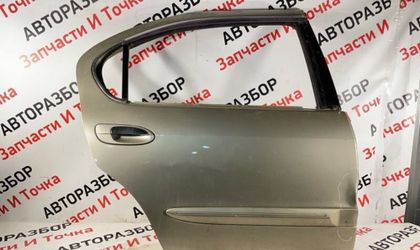 Дверь боковая задняя правая Nissan Cefiro A33 VQ20