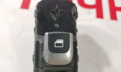 Кнопка стеклоподъемника задняя левая Kia Rio FB
