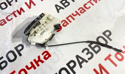 Замок боковой двери передний правый Skoda Fabia