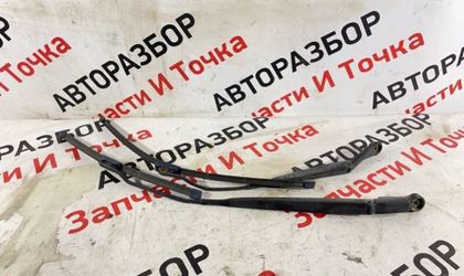Поводок стеклоочистителя передний Nissan Primera