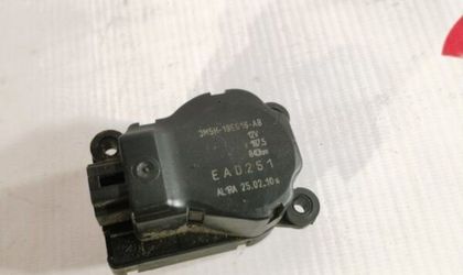 Сервопривод заслонок печки Ford Focus хетчбек 2.0