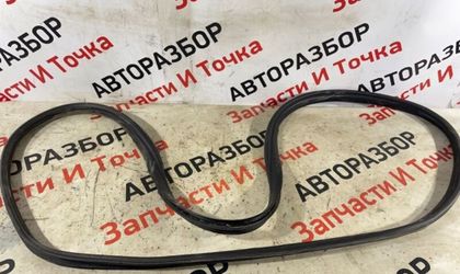 Уплотнительная резинка двери багажника