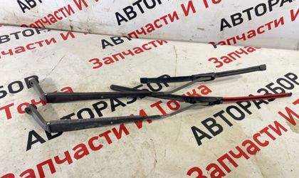 Поводок стеклоочистителя передний Toyota Corolla