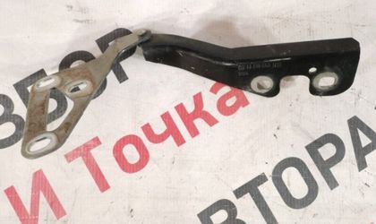 Петля капота правая Opel Vectra хетчбек 1.8 Z18XER