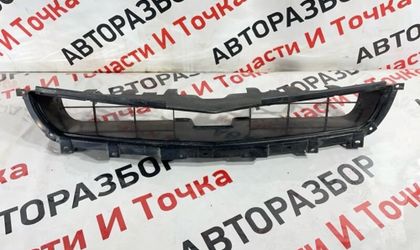 Решетка в бампер передняя Skoda Fabia 5J2 1.4 cggb