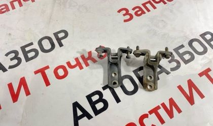 Петля двери передняя правая Mitsubishi Lancer CS
