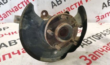 Кулак поворотный передний правый Nissan Cefiro A32