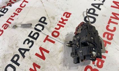 Замок боковой двери передний правый Audi A4 B6